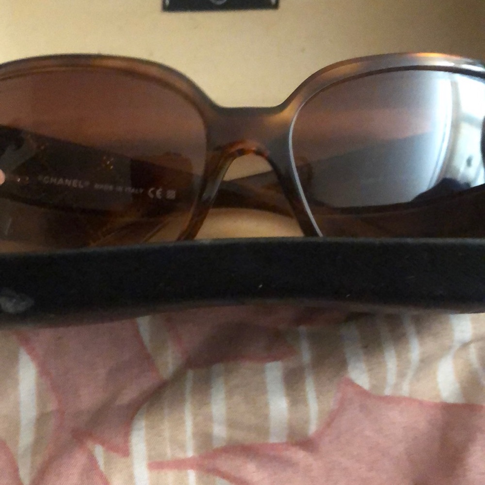 Chanel sparkle shades brown like-new case included - Picture 13 of 16